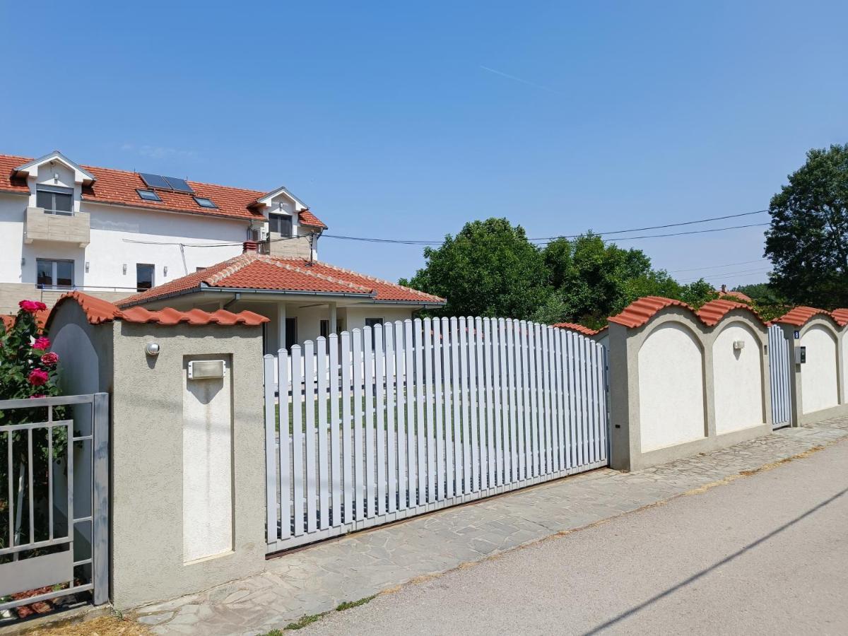 Serbian Home With Garden Krnjaca Екстер'єр фото