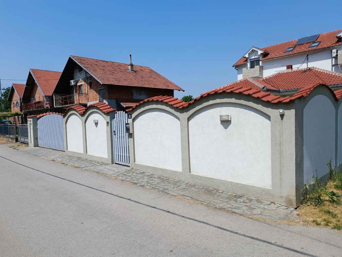 Serbian Home With Garden Krnjaca Екстер'єр фото